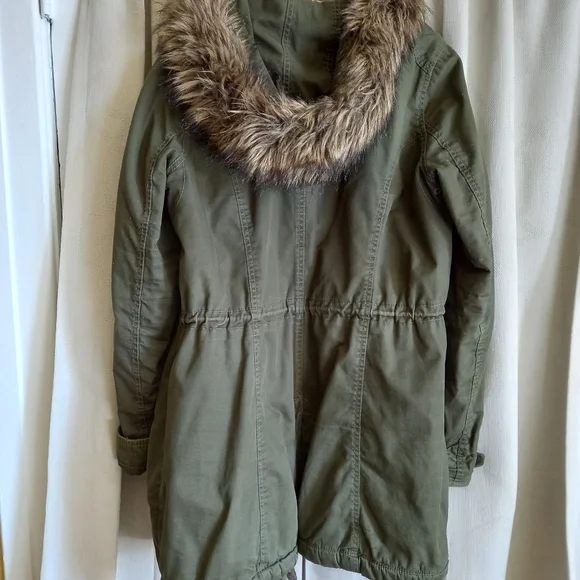 Hollister Parka - Picture 4 of 8